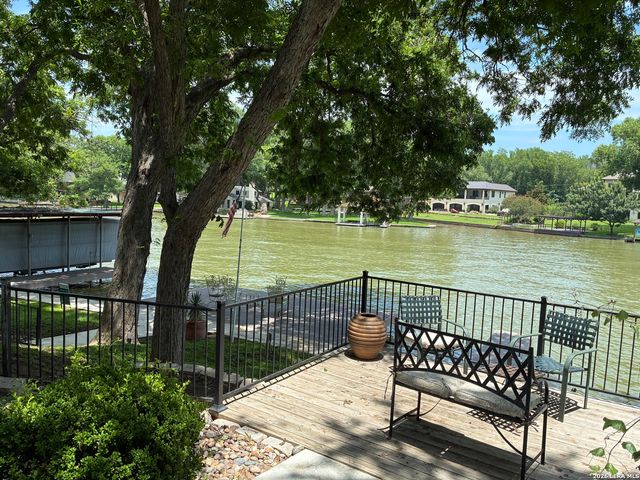 2323 Terminal Loop, Mcqueeney, TX 78123
