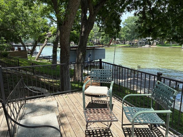 2323 Terminal Loop, Mcqueeney, TX 78123