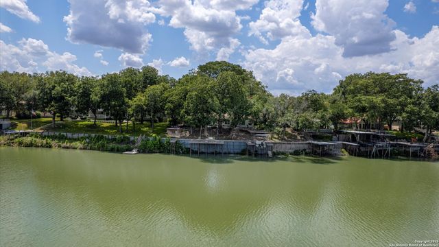 2323 Terminal Loop, Mcqueeney, TX 78123
