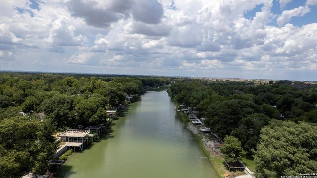 2323 Terminal Loop, Mcqueeney, TX 78123