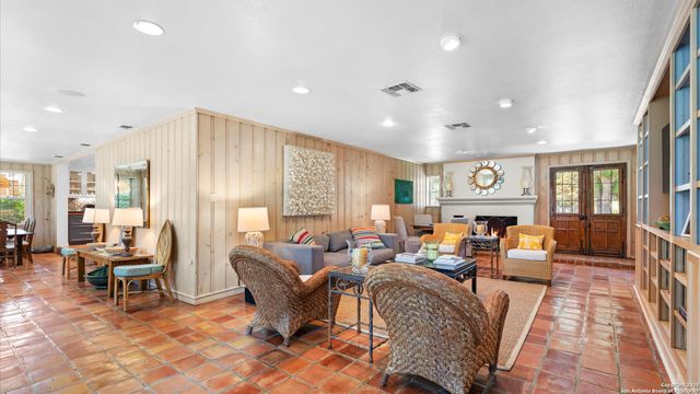 2323 Terminal Loop, Mcqueeney, TX 78123