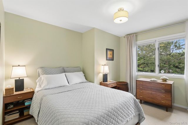 72 Hills Station Road, Southampton, NY 11968
