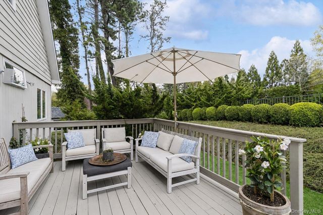 72 Hills Station Road, Southampton, NY 11968