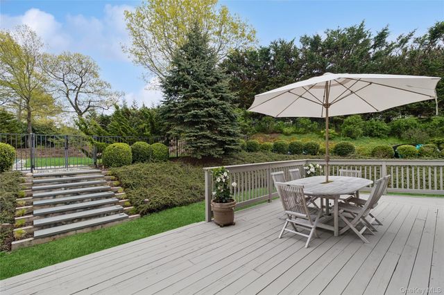72 Hills Station Road, Southampton, NY 11968