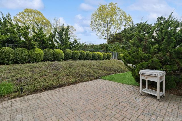 72 Hills Station Road, Southampton, NY 11968