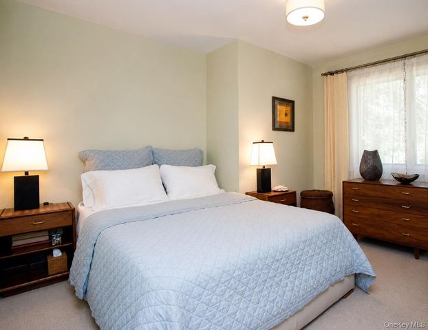 72 Hills Station Road, Southampton, NY 11968