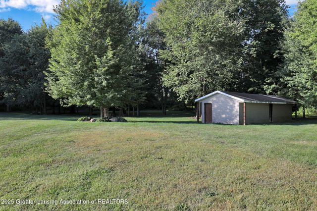 11744 E Grand River Avenue, Portland, MI 48875