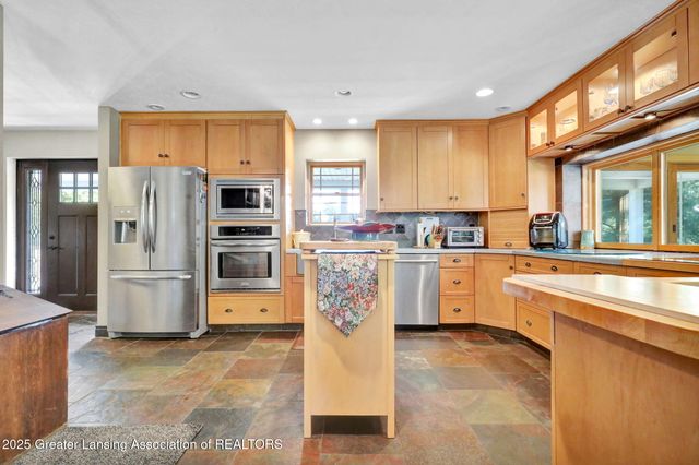 11744 E Grand River Avenue, Portland, MI 48875