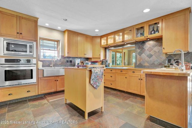 11744 E Grand River Avenue, Portland, MI 48875