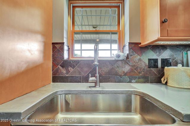 11744 E Grand River Avenue, Portland, MI 48875