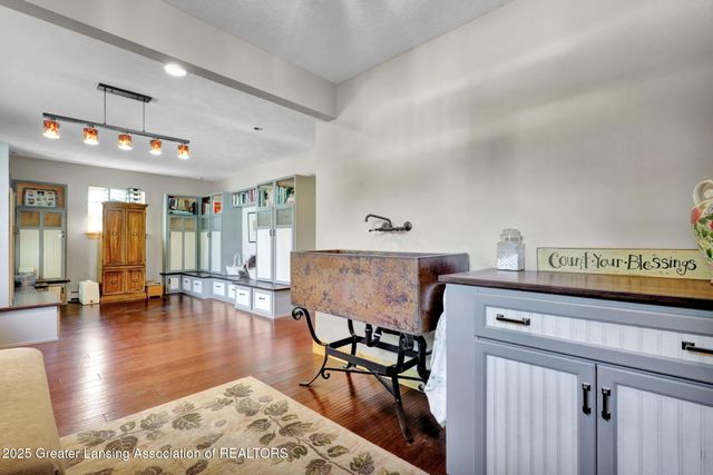 11744 E Grand River Avenue, Portland, MI 48875