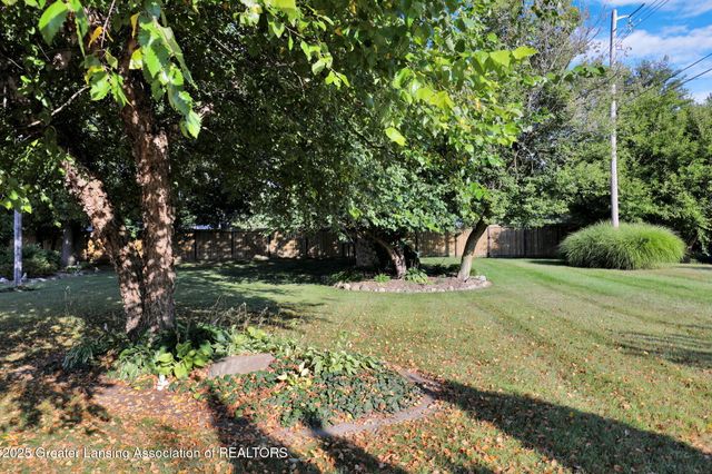 11744 E Grand River Avenue, Portland, MI 48875