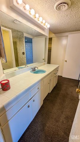 516 Denison Lane, Bakersfield, CA 93306