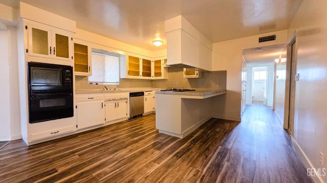 516 Denison Lane, Bakersfield, CA 93306