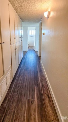 516 Denison Lane, Bakersfield, CA 93306