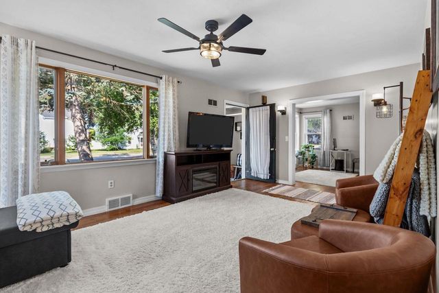 312 S LAKE STREET, Neenah, WI 54956