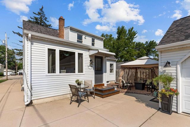 312 S LAKE STREET, Neenah, WI 54956