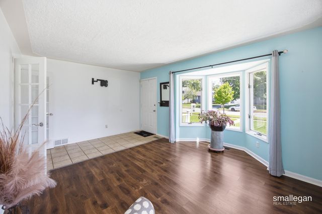 4227 Flamingo Avenue SW, Wyoming, MI 49509