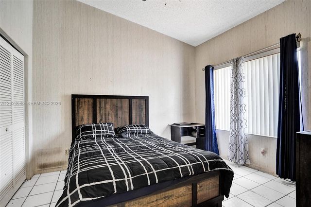 3273 W Inverrary Blvd W, Lauderhill, FL 33319