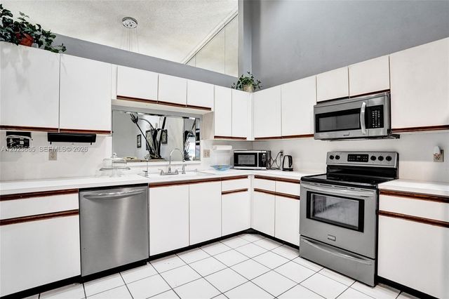 3273 W Inverrary Blvd W, Lauderhill, FL 33319