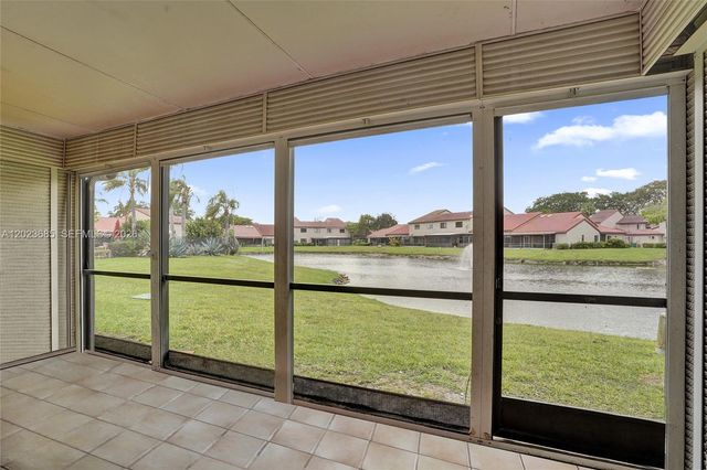 3273 W Inverrary Blvd W, Lauderhill, FL 33319