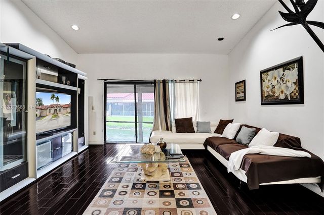 3273 W Inverrary Blvd W, Lauderhill, FL 33319