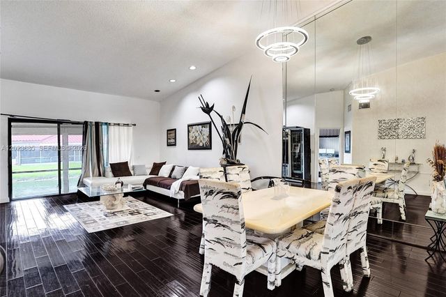 3273 W Inverrary Blvd W, Lauderhill, FL 33319