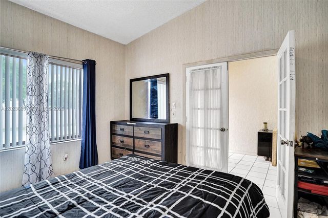 3273 W Inverrary Blvd W, Lauderhill, FL 33319