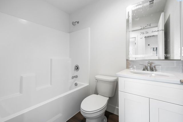 7672 Grapevine Ct, West Richland, WA 99353