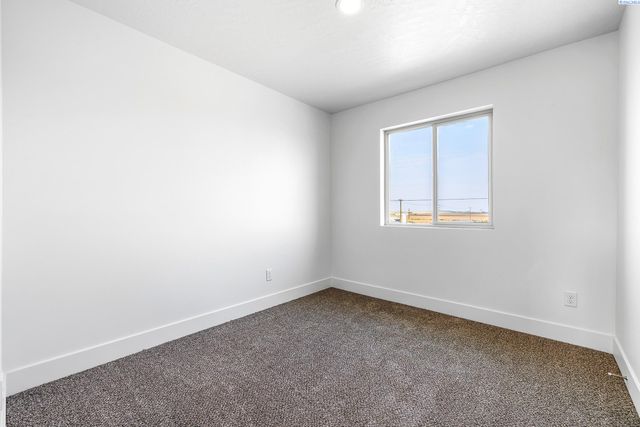 7672 Grapevine Ct, West Richland, WA 99353