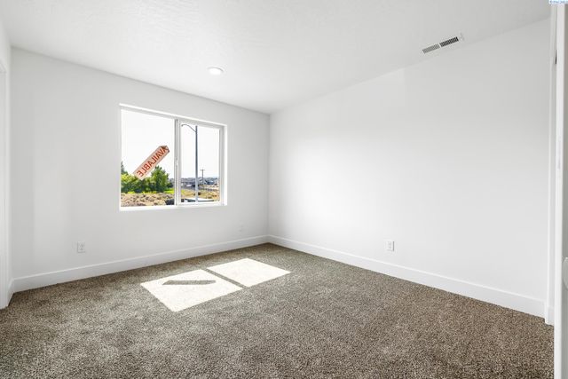 7672 Grapevine Ct, West Richland, WA 99353