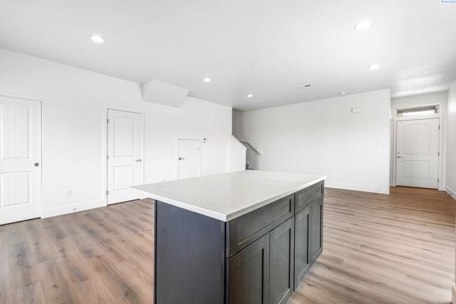 7672 Grapevine Ct, West Richland, WA 99353