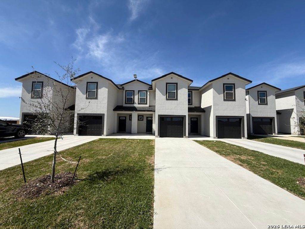 8319 Via Pisa Unit 102, San Antonio, TX 78227