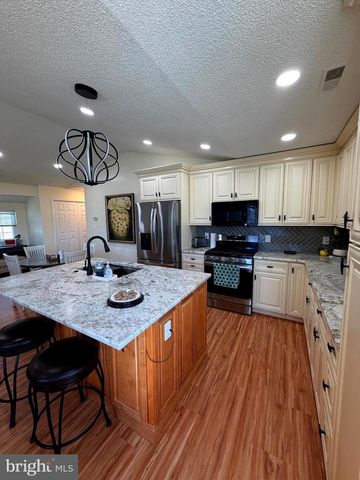 543 CEDAR HOLLOW DR, Yardley, PA 19067