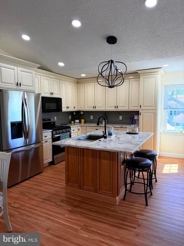 543 CEDAR HOLLOW DR, Yardley, PA 19067