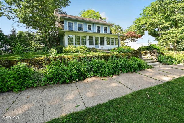 2333 Chevy Chase Lane, Toledo, OH 43614