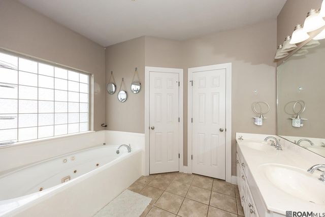 34184 Fountain View Dr, Walker, LA 70785