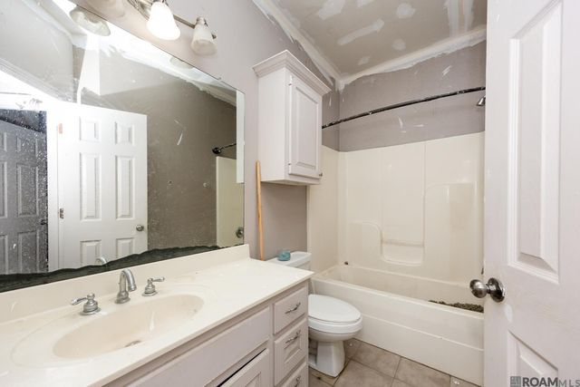 34184 Fountain View Dr, Walker, LA 70785