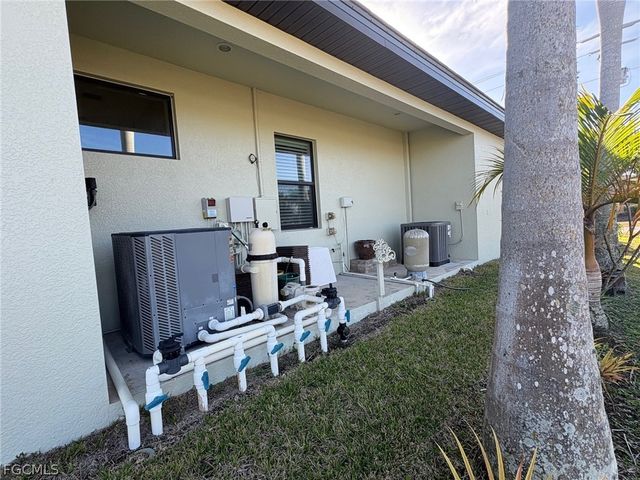 831 Old Burnt Store RD N, Cape Coral, FL 33993