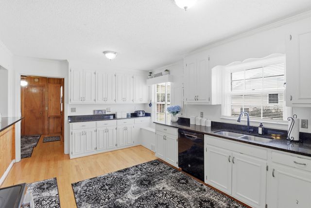 319 E Hampton Street, Elloree, SC 29047