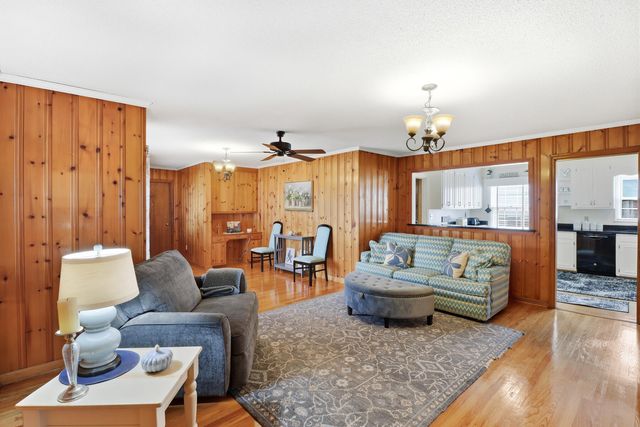 319 E Hampton Street, Elloree, SC 29047