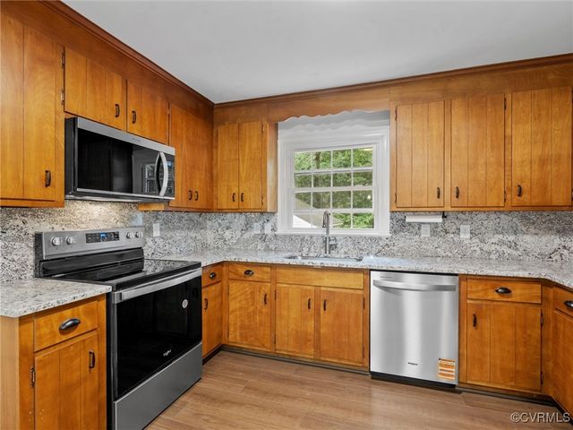 3910 Oxbridge Rd, Richmond, VA 23236