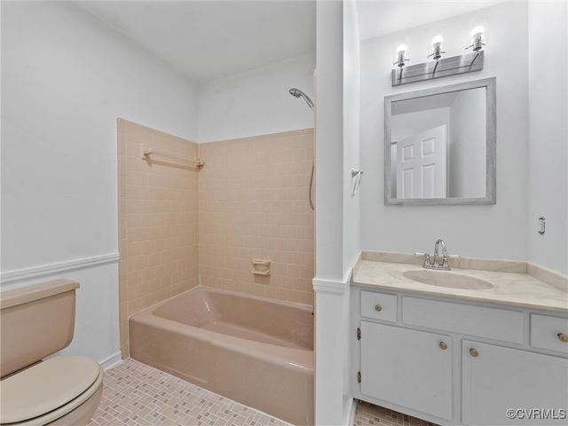3910 Oxbridge Rd, Richmond, VA 23236
