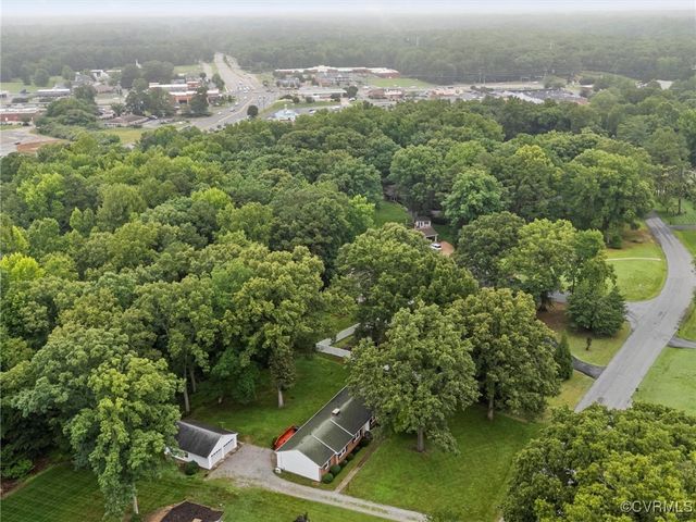 3910 Oxbridge Rd, Richmond, VA 23236