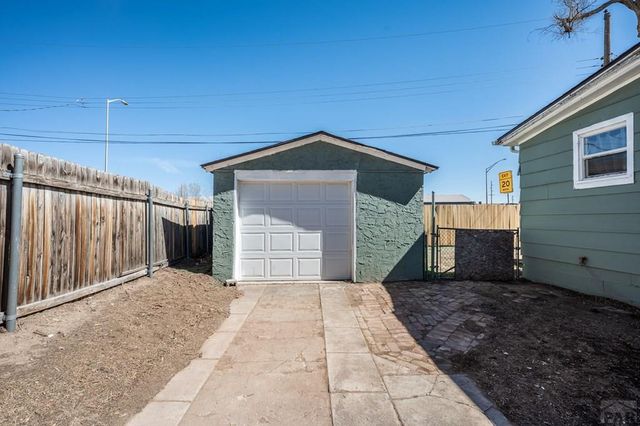 2526 Evans Ave, Pueblo, CO 81004