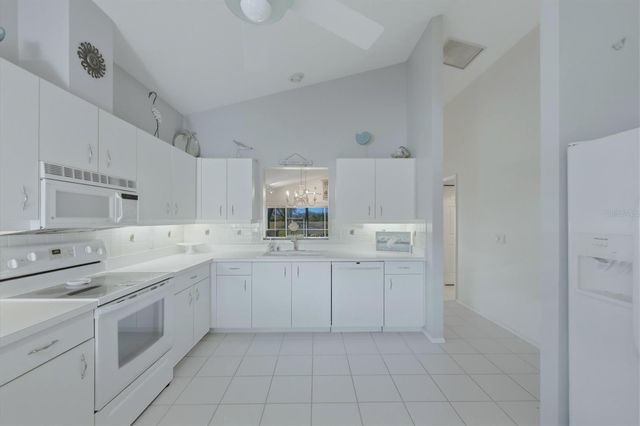 625 IRONWOOD CIRCLE 151, Venice, FL 34292