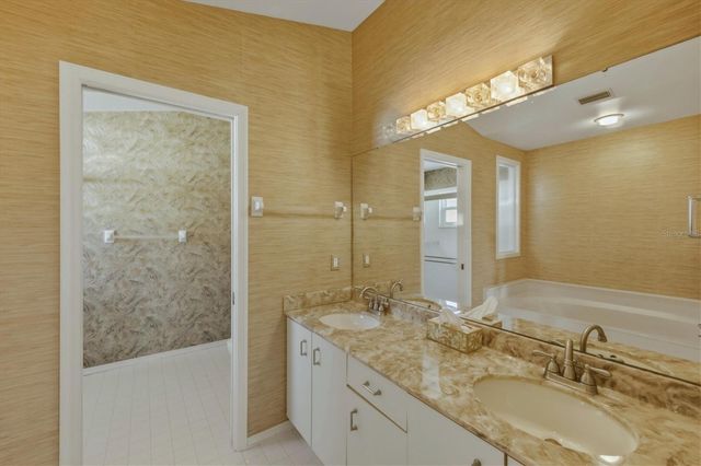 625 IRONWOOD CIRCLE 151, Venice, FL 34292