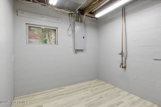 1837 W MCCARTY STREET, Jefferson City, MO 65109