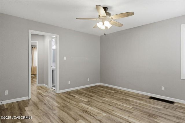 1837 W MCCARTY STREET, Jefferson City, MO 65109