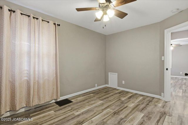 1837 W MCCARTY STREET, Jefferson City, MO 65109